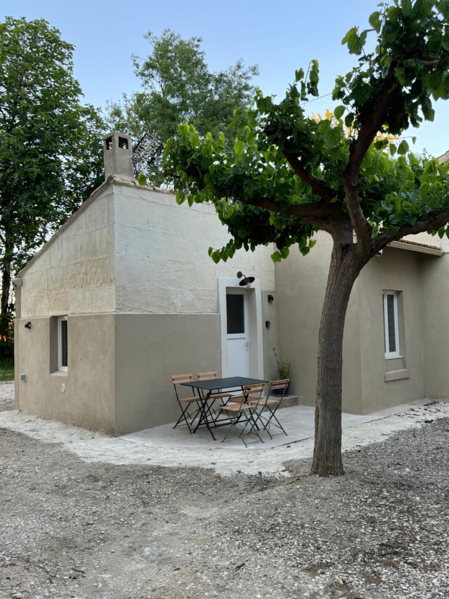 Mazet En Campagne Apartment Arles Exterior photo